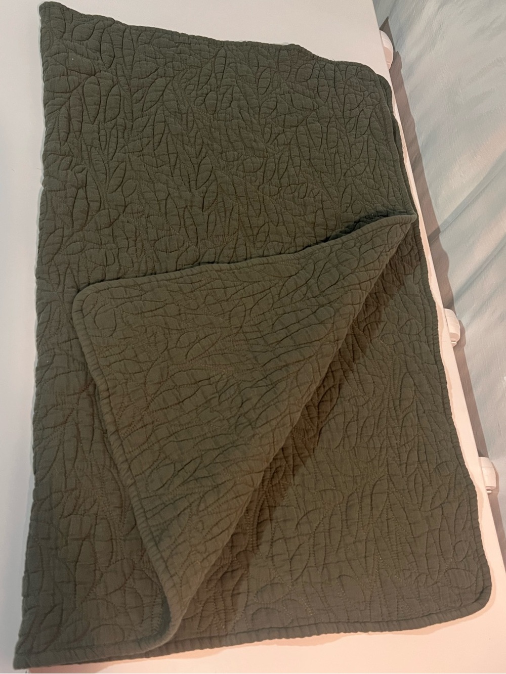 Kate Quinn Thyme Leaf Toddler Quilt/Blanket